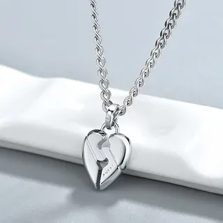 Collier avec pendentif cœur brisé en argent