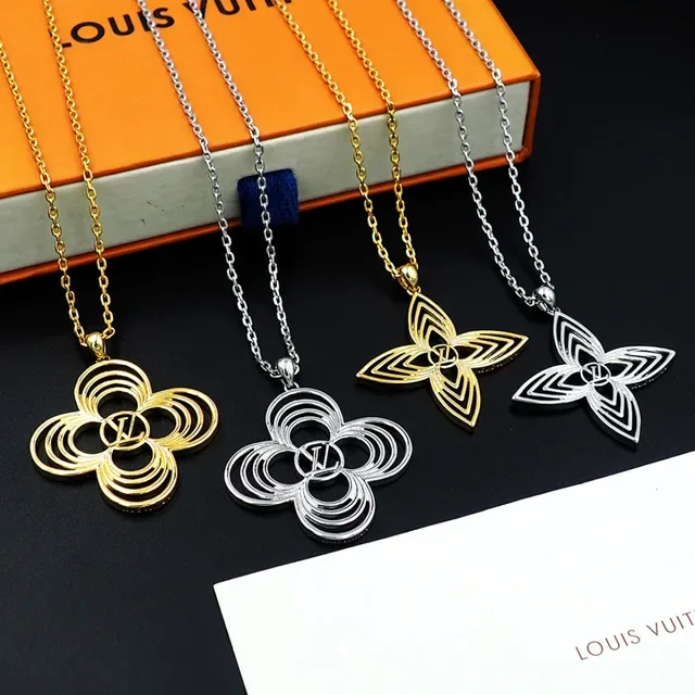 Silver Geometric Quatrefoil Openwork Pendant Necklace 2