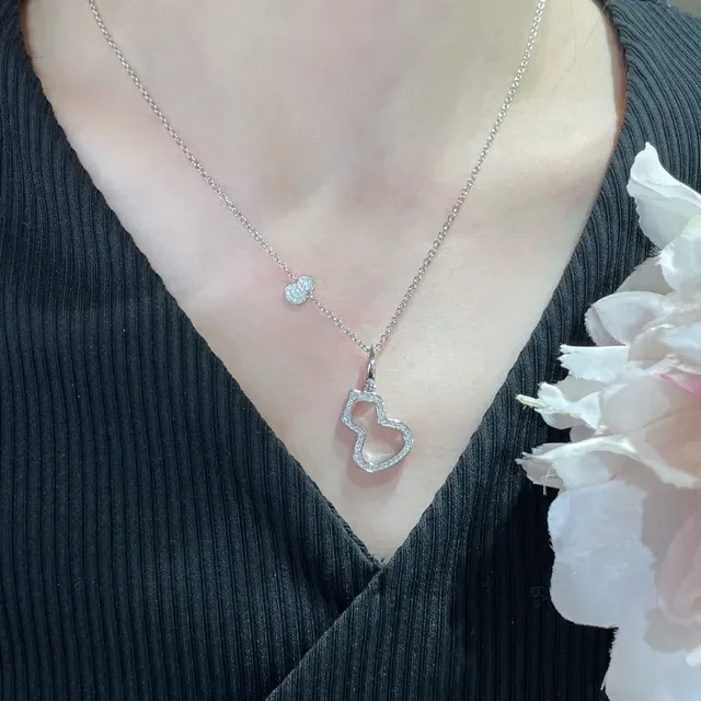Silver Gold Pavé-Set Outline Pendant Heart-Shaped Silhouette Necklace 9