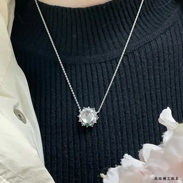 Silver Green Cabochon Centerpiece Halo Setting Necklace 9