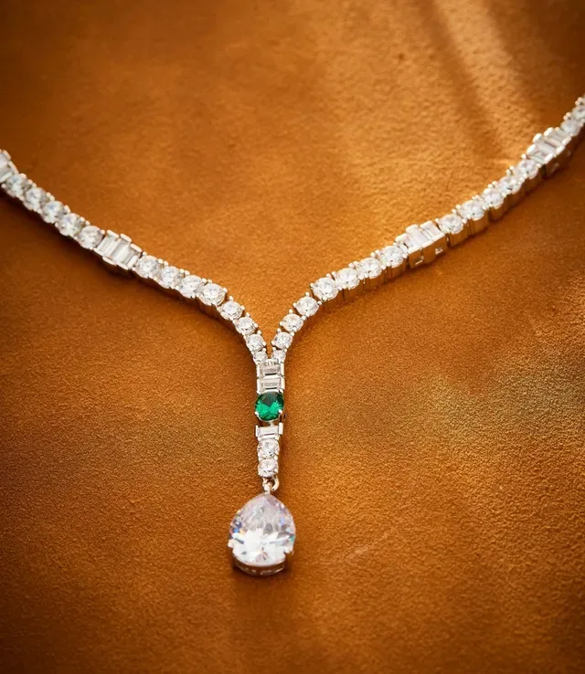 Silver Green Diamond-Encrusted Emerald-Accented Necklace 3