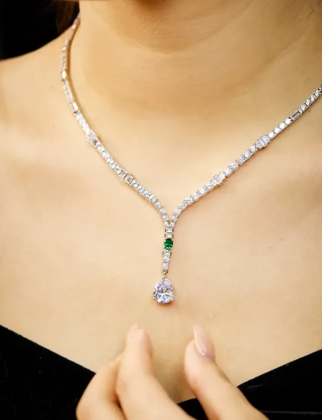 Silver Green Diamond-Encrusted Emerald-Accented Necklace 4