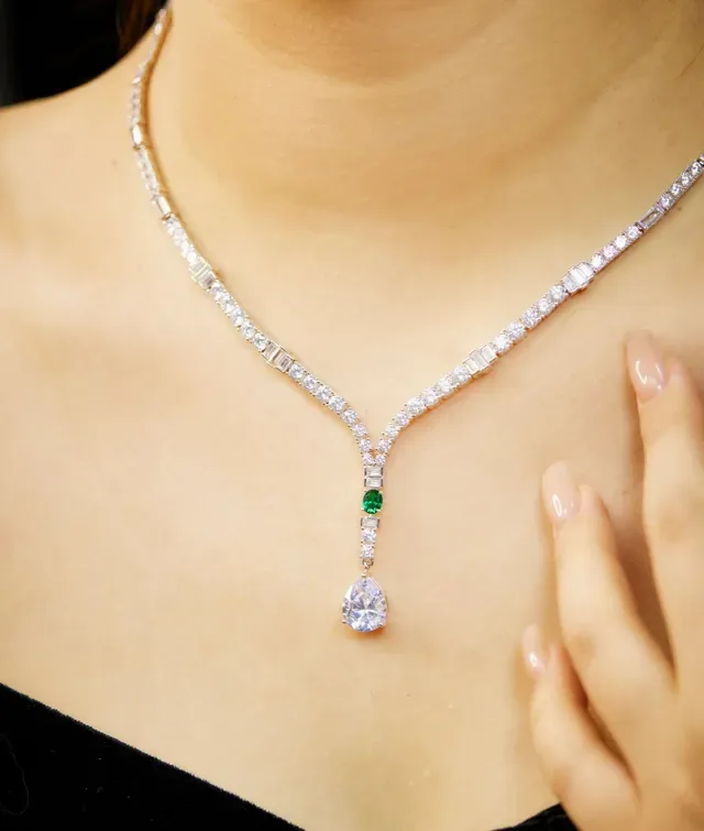 Silver Green Diamond-Encrusted Emerald-Accented Necklace 7