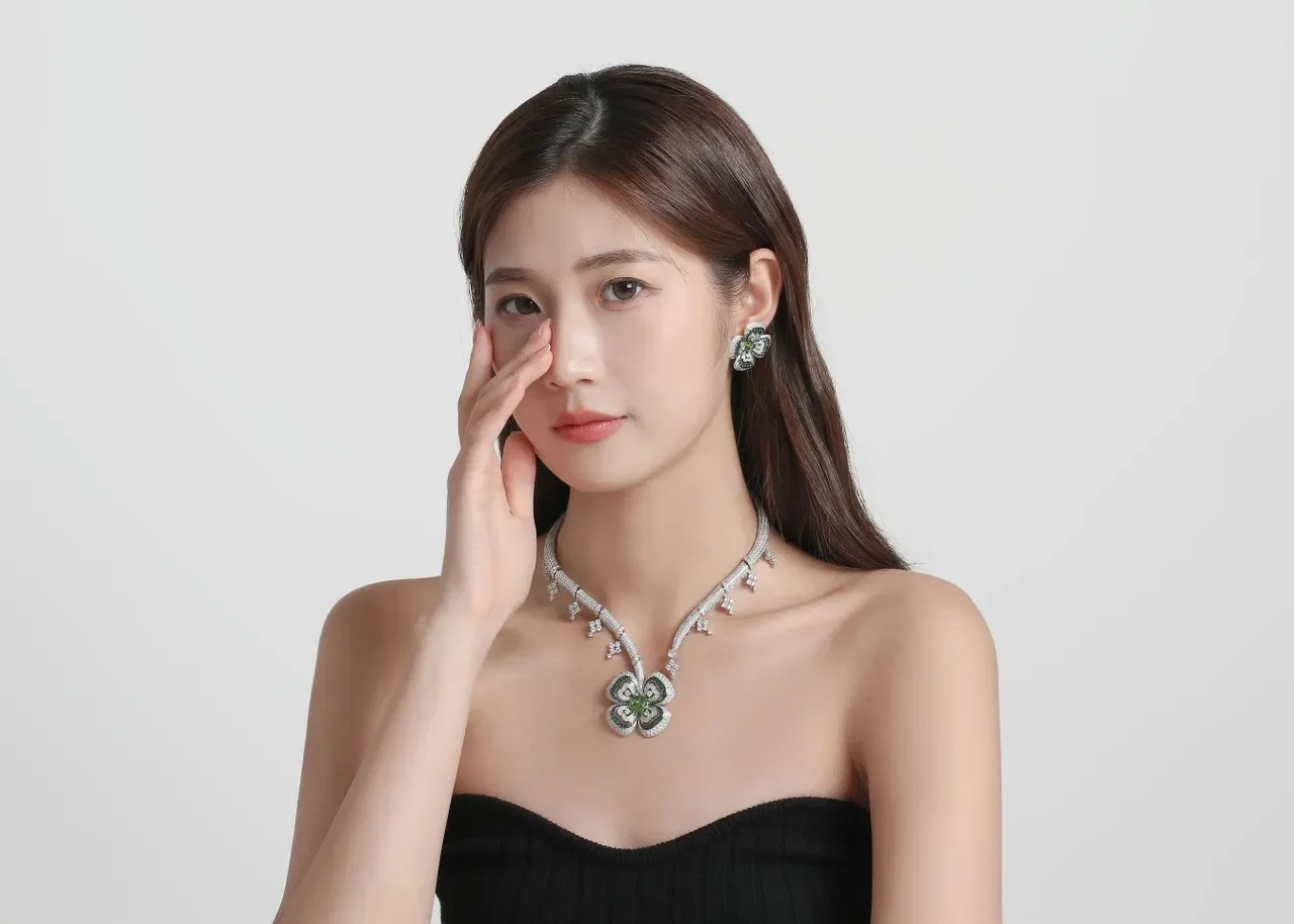 Silver Green Pavé-Set Floral Pendant Necklace 6
