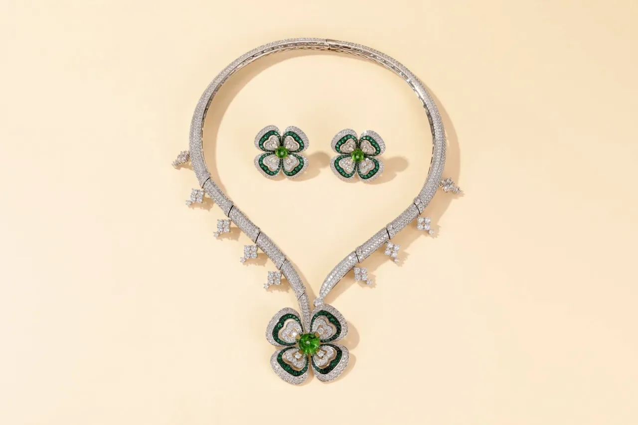 Silver Green Pavé-Set Floral Pendant Necklace 7