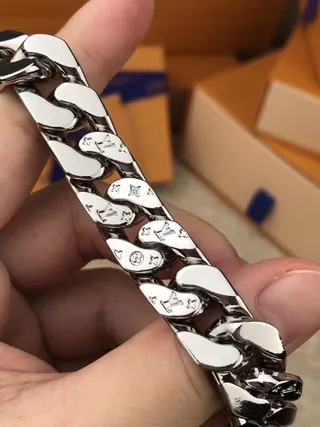 Silver-Tone and White Inlaid Curb Link Bracelet 7