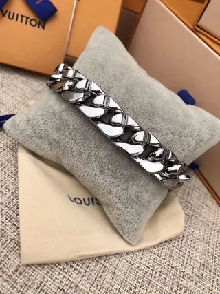 Silver-Tone and White Inlaid Curb Link Bracelet 8