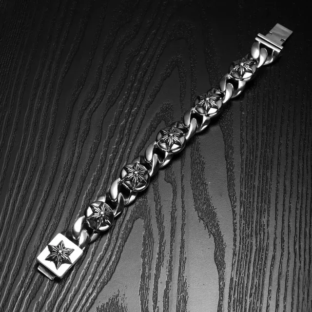 Silver-Toned Star Motif Chunky Curb Chain Bracelet 8