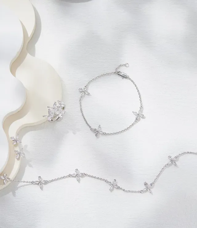 Silver Transparent Chain Three Floral Crystal Motifs Bracelet 3