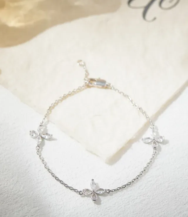 Silver Transparent Chain Three Floral Crystal Motifs Bracelet 7