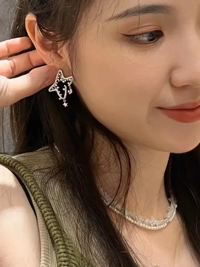 Silver Transparent Star-Shaped Pavé Crystal Earrings 2