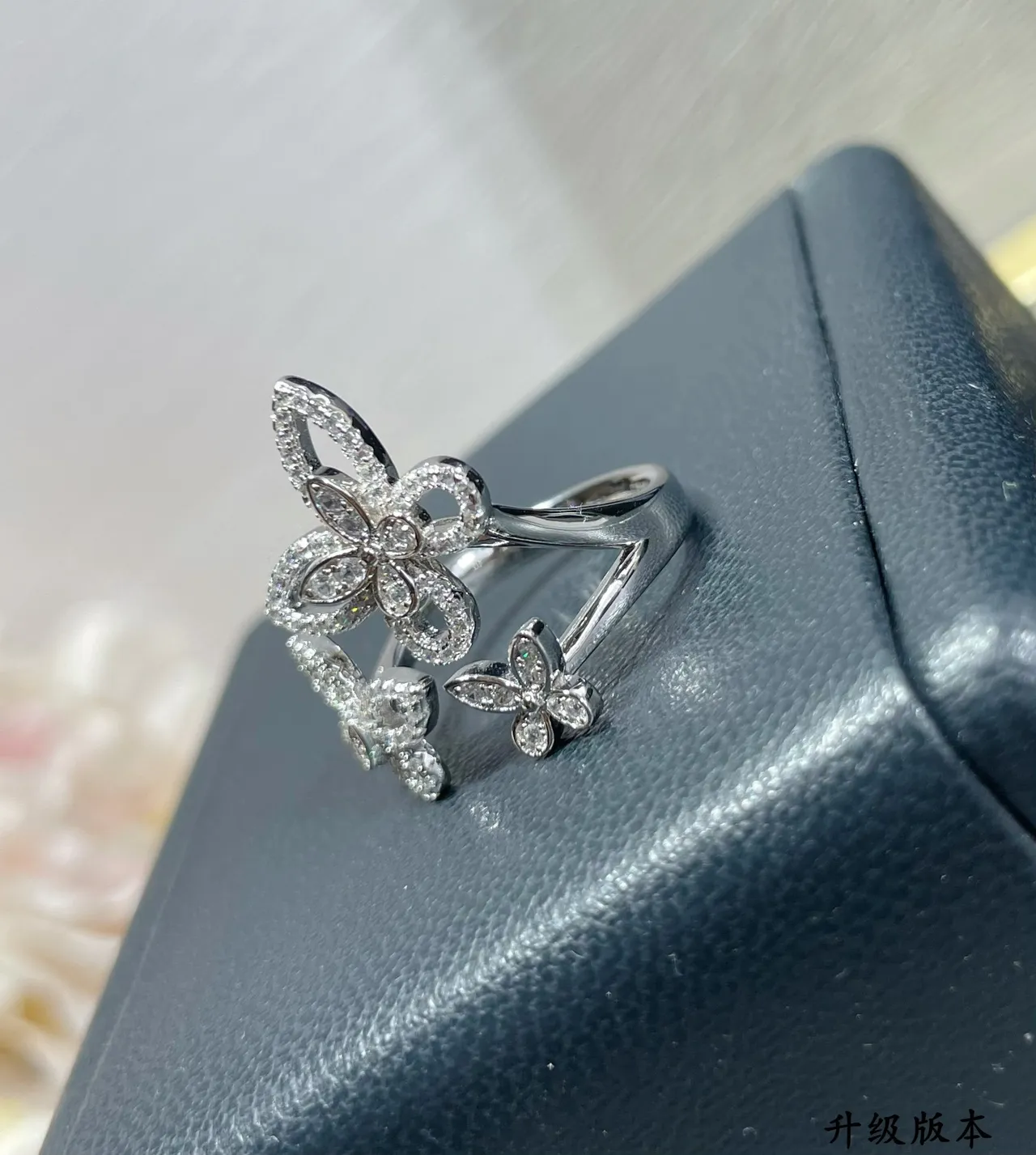 Silver White Butterfly Motif Pavé-Set Stones Ring 4