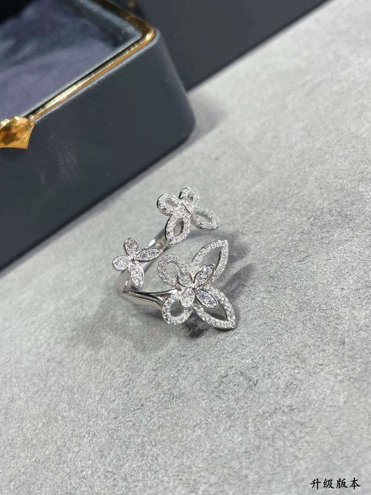 Silver White Butterfly Motif Pavé-Set Stones Ring 7