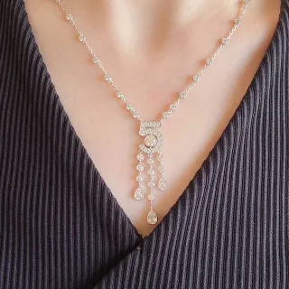 Collier argent blanc à diamants géométrique ajouré