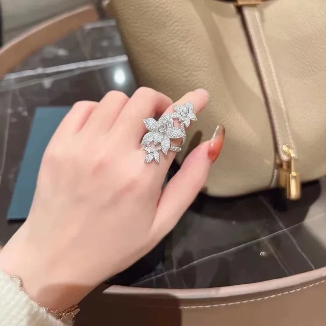 Silver White Floral Motif Pavé-Set Stones Ring 3