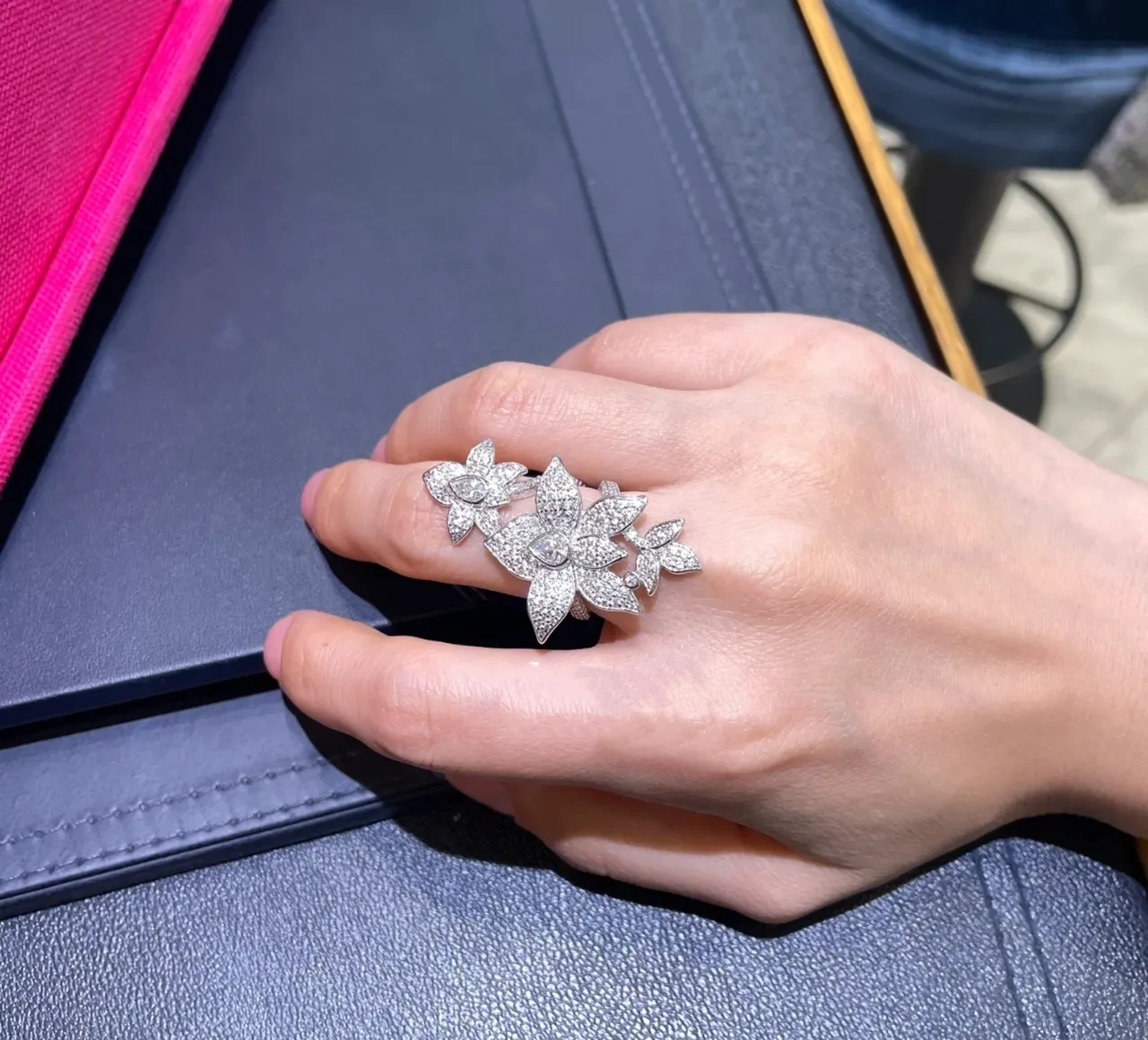 Silver White Floral Motif Pavé-Set Stones Ring 4