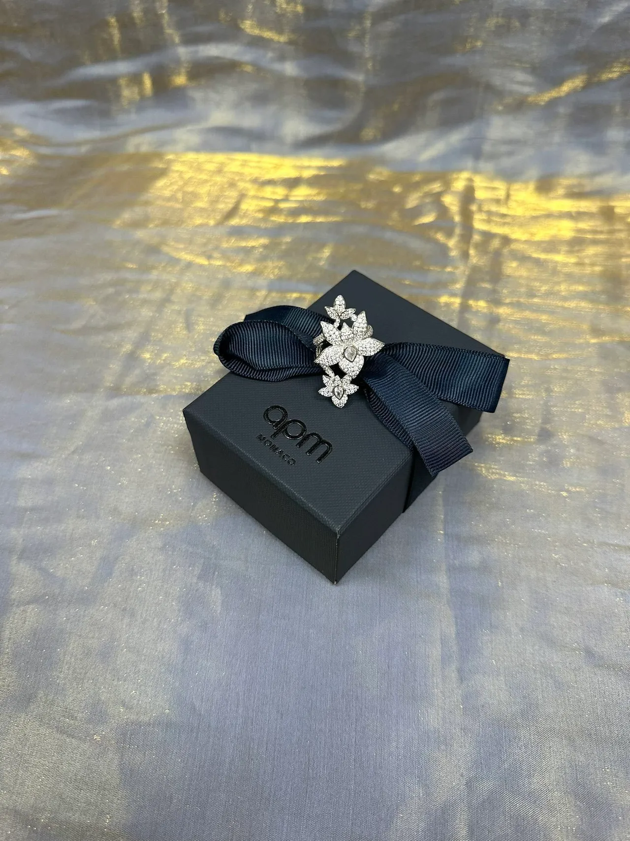 Silver White Floral Motif Pavé-Set Stones Ring 6