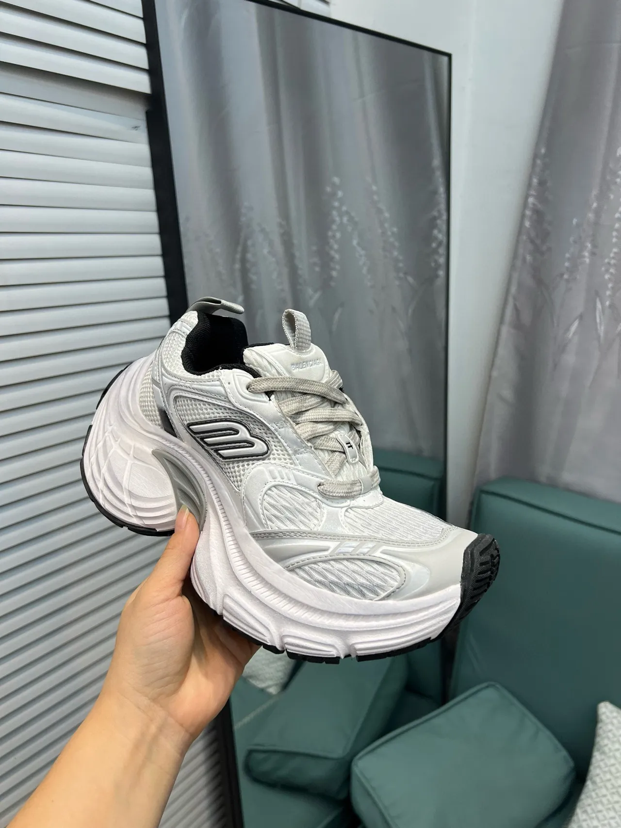 Skechers White Black Midsole Mesh Upper Chunky Sneakers 6