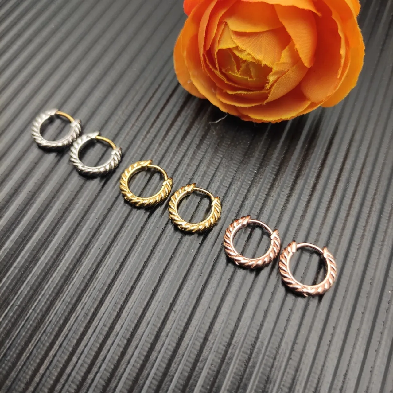 Twisted Rope Two-Tone Hinged Hoop Earrings 3
