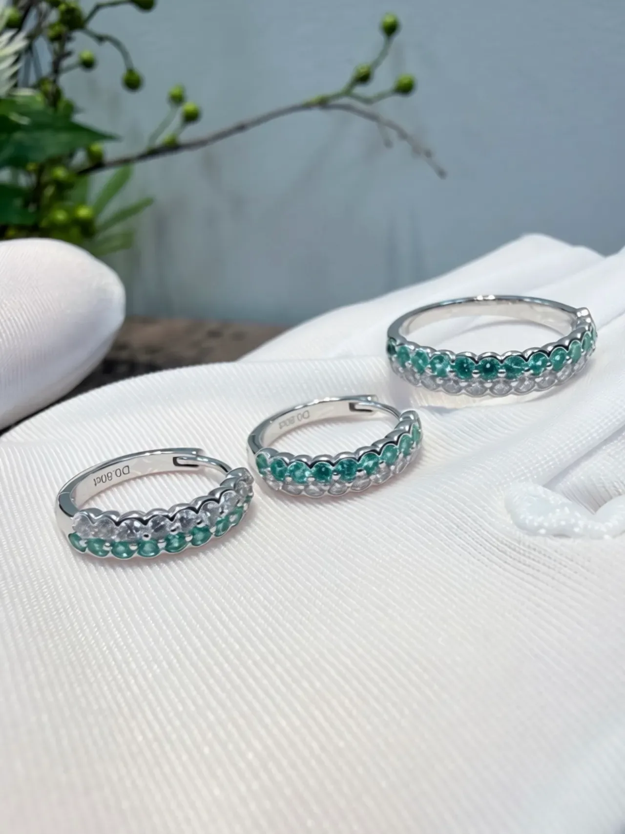 Two-Row Alternating Teal and Clear Gemstone Eternity Ring 5
