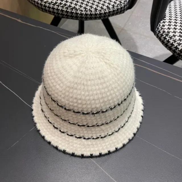 White and Black Zigzag Knitted Bucket Hat 4