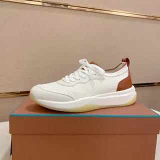 Tênis Lifestyle Branco e Tan com Contraste no Calcanhar