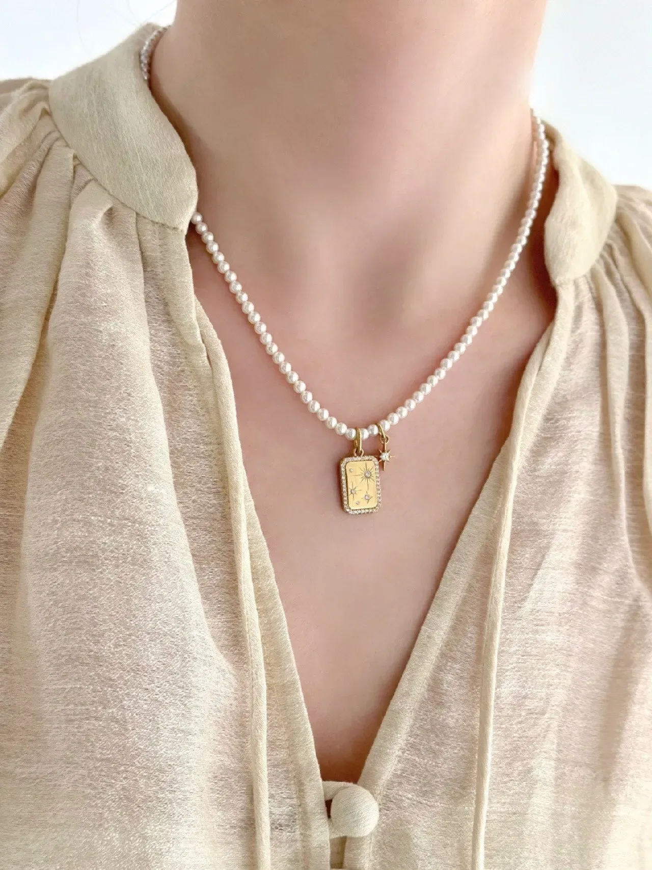 White Blue Pearl Strand Enamel Floral Pendant Necklace 5