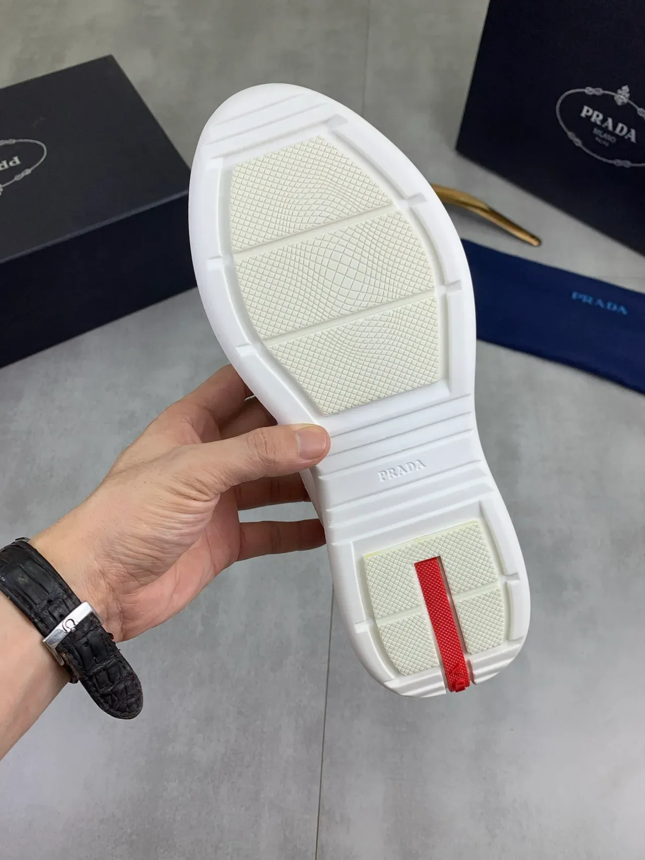White Leather Minimalist Lifestyle Sneakers 3