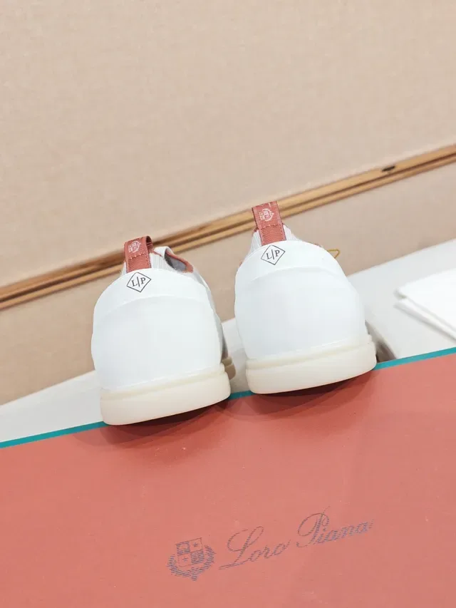 White Minimalist Low-Top Lace-Up Sneaker 3