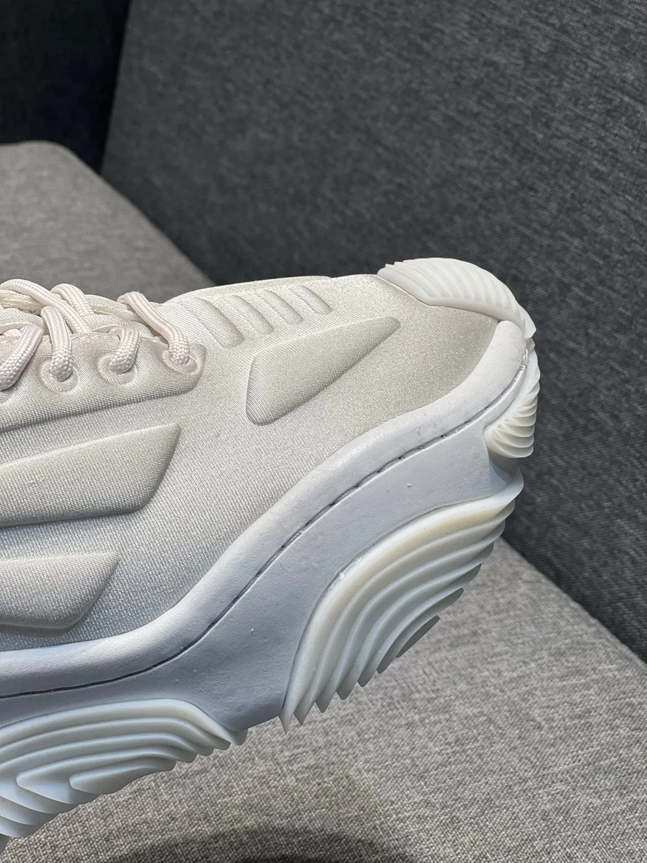 White Monochromatic Sculpted Wavy Midsole Chunky Sneakers 3