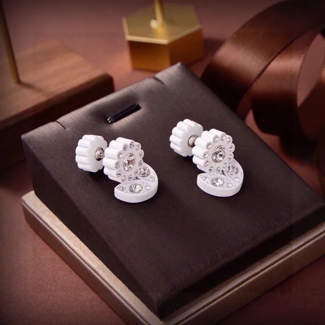 White Petal-Shaped Crystal Clip-On Earrings 2