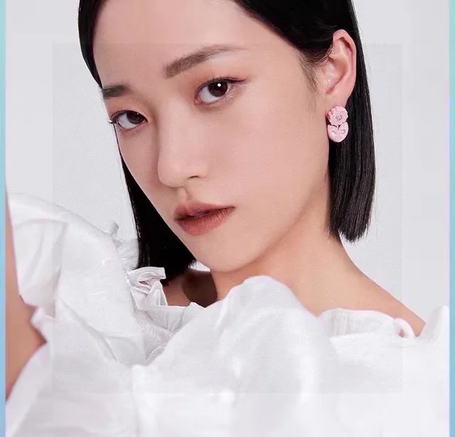 White Petal-Shaped Crystal Clip-On Earrings 7