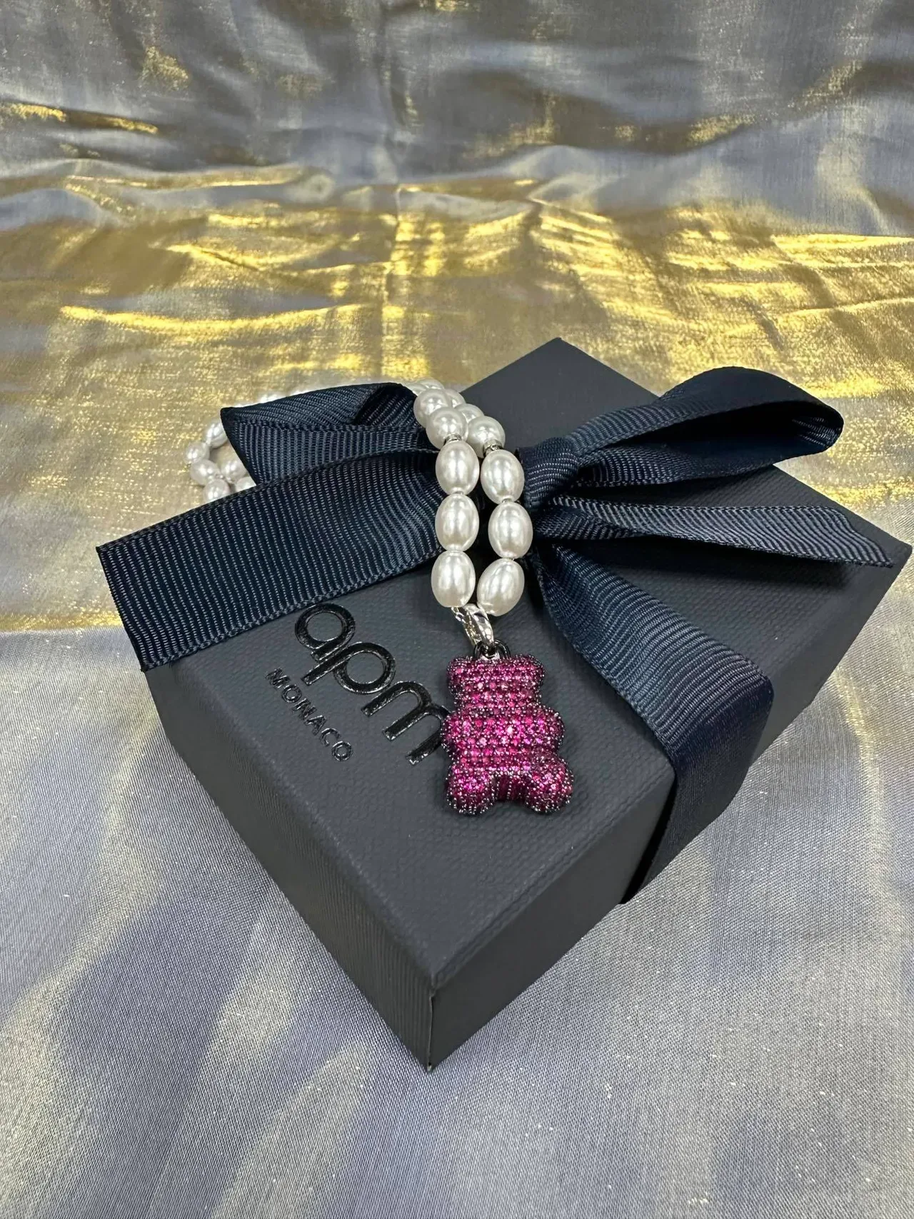 Collier de perles blanches et roses avec pendentif ours en gomme incrusté de cristaux 4