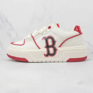 Sneakers brancas vermelhas com sola plataforma bordadas com logo de estilo de time