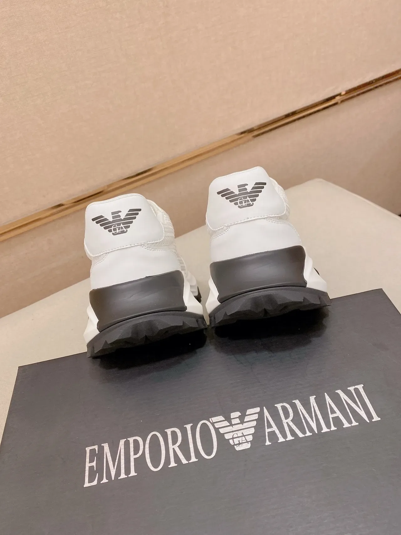 White Woven-Texture Low-Top Lace-Up Sneaker 8