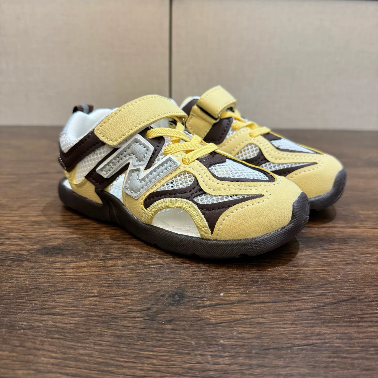 Yellow Brown Gray Mesh Velcro Strap Casual Sandals 17