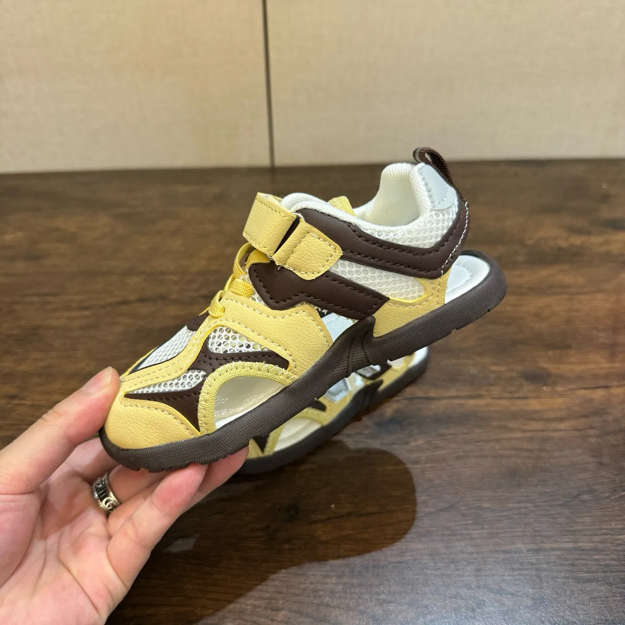 Yellow Brown Gray Mesh Velcro Strap Casual Sandals 20