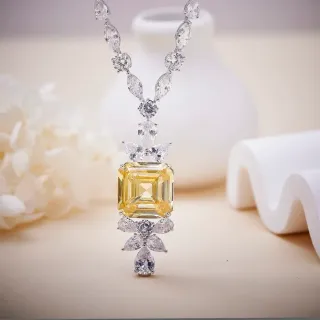 قلادة هالو أصفر أبيض Cushion-Cut جوهرة مركزية Marquise وحجر Round Stone