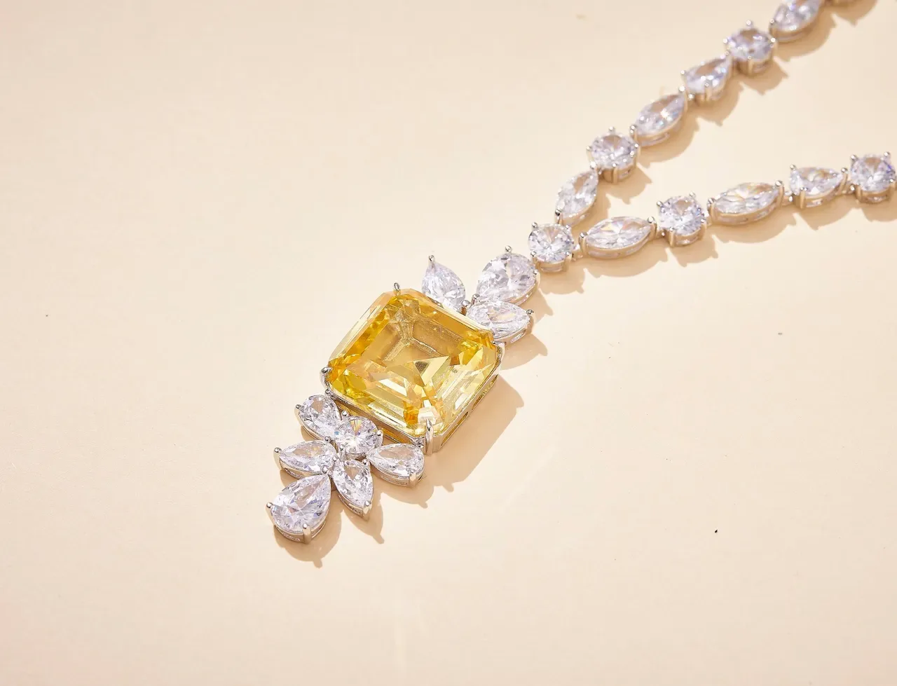 Yellow White Cushion-Cut Central Gem Marquise And Round Stone Halo Necklace 4