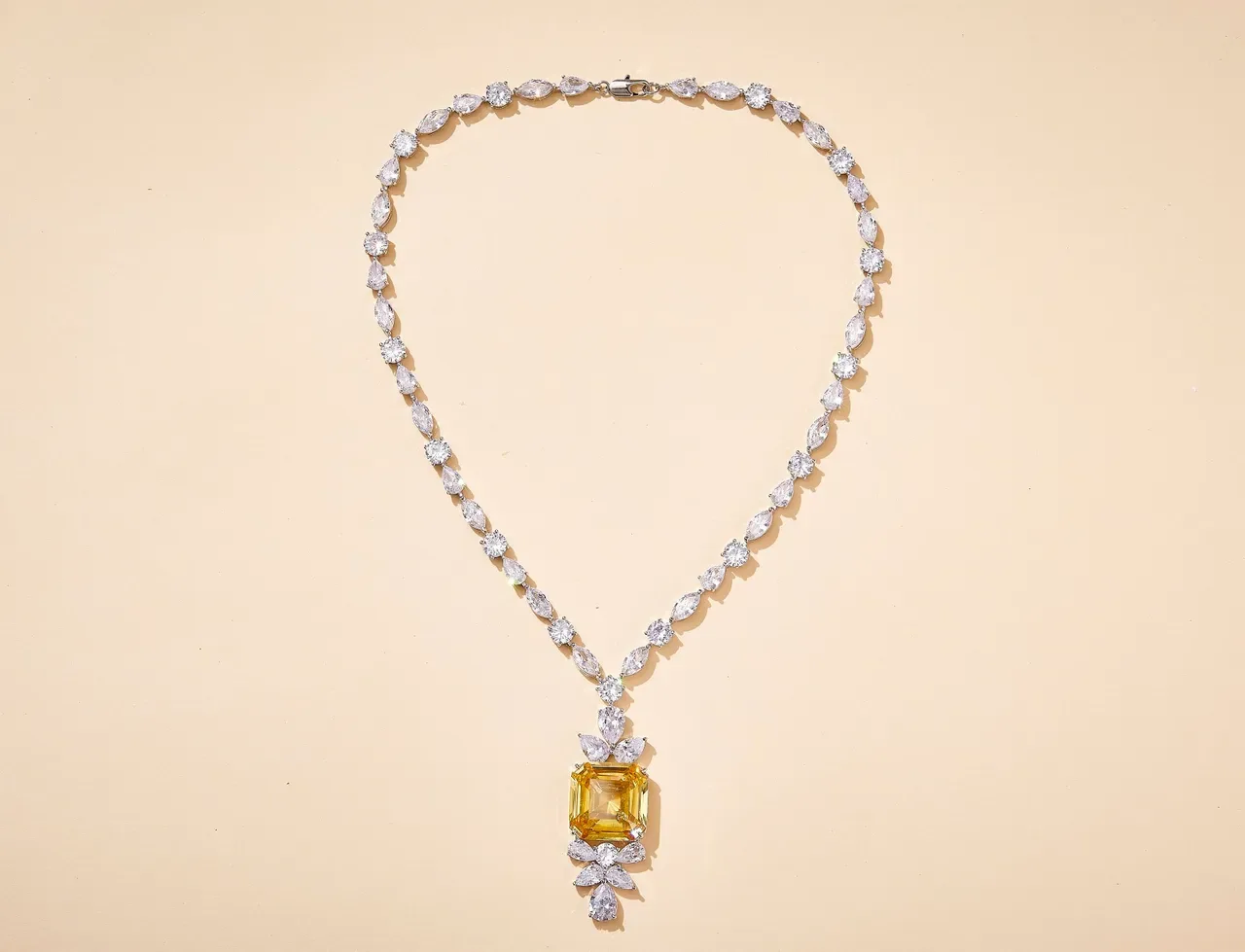 Yellow White Cushion-Cut Central Gem Marquise And Round Stone Halo Necklace 6