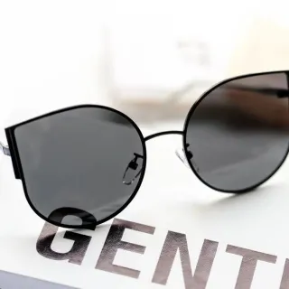 Gentle Monster Asymmetrical Cat-Eye Black Gradient Sunglasses
