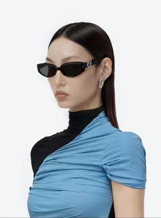 Gentle Monster Ruvy Van 01 Lunettes de Soleil Cat-Eye Noires 2