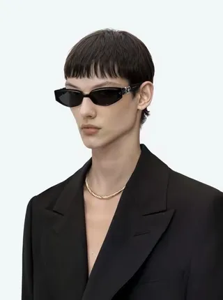 Gentle Monster Ruvy Van 01 Lunettes de Soleil Cat-Eye Noires 3