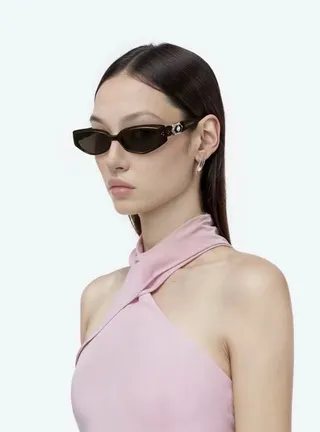 Gentle Monster Ruvy Van 01 Lunettes de Soleil Cat-Eye Noires 4