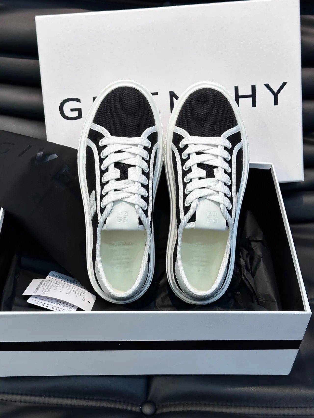 Givenchy Preto Branco Low-Top Canvas Upper Lifestyle Sneakers 7