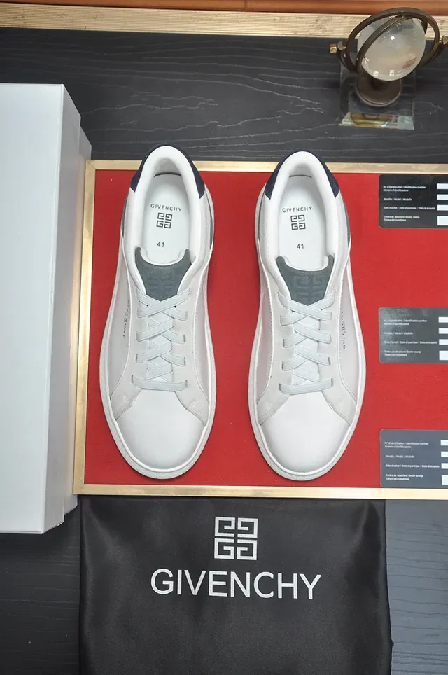 Givenchy City Sport blanc et marine sneakers lifestyle 4