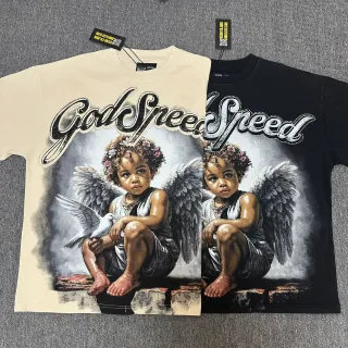 Godspeed एंजल मोटिफ ग्राफिक टी-शर्ट