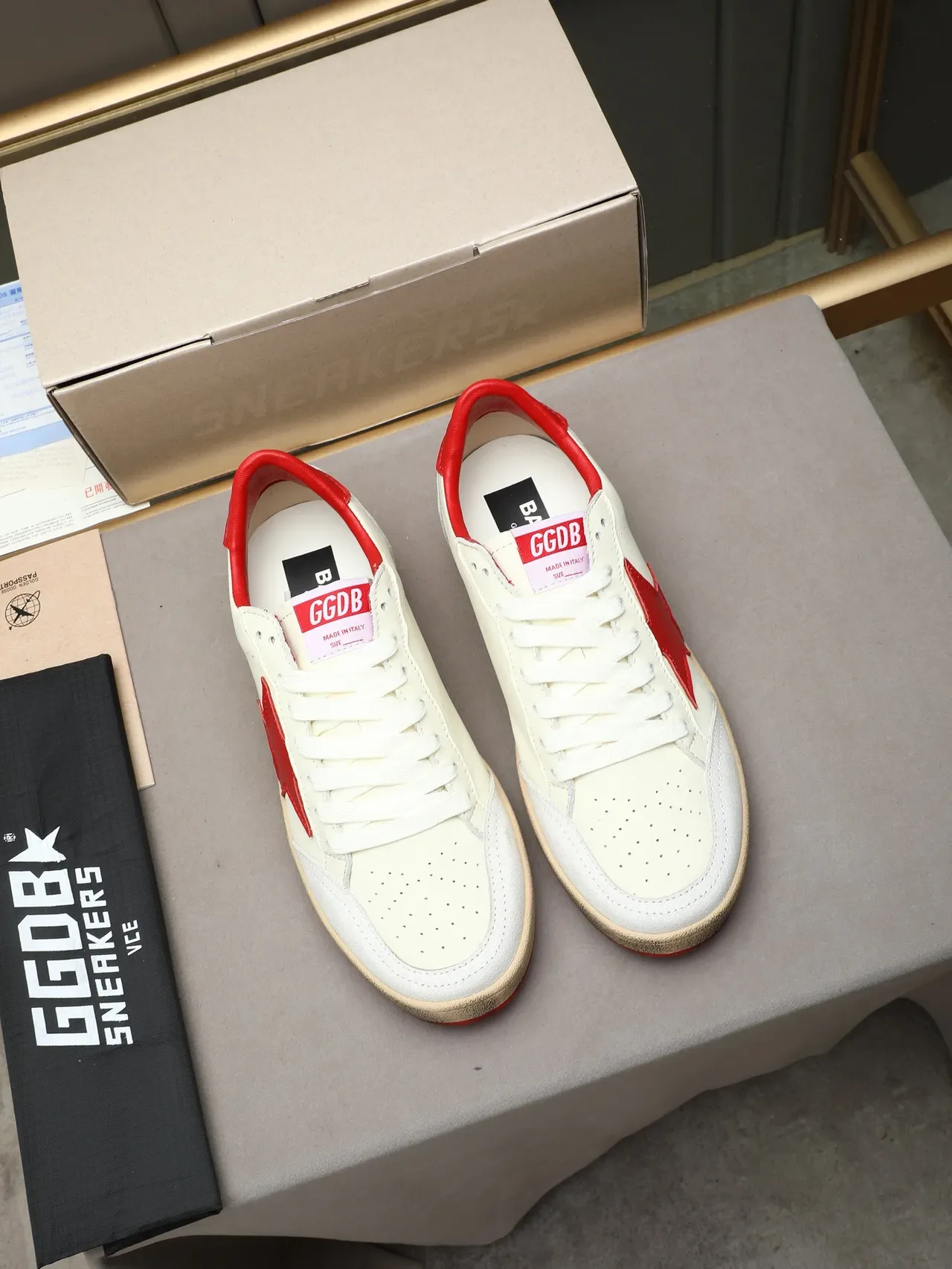 Golden Goose Ball Star Off-White and Red tênis lifestyle 2