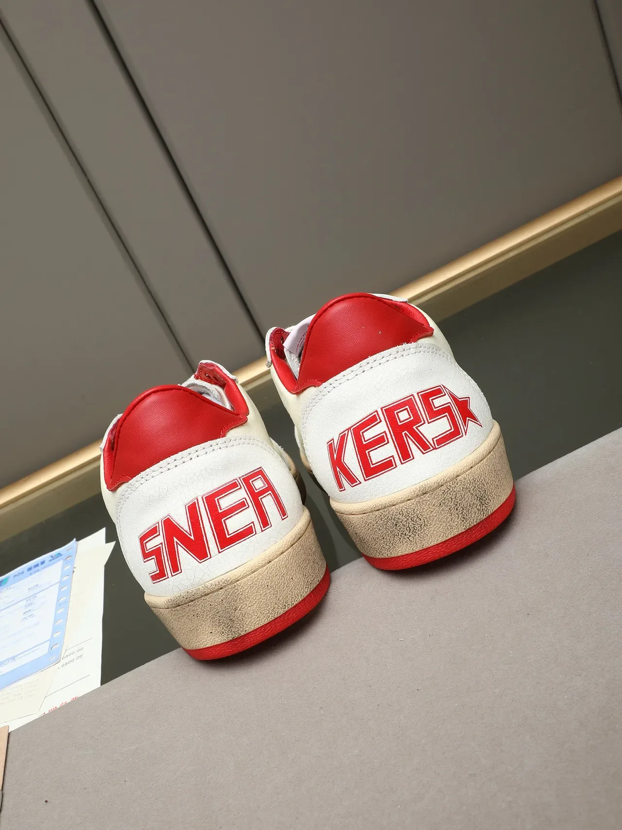Golden Goose Ball Star Off-White and Red tênis lifestyle 3