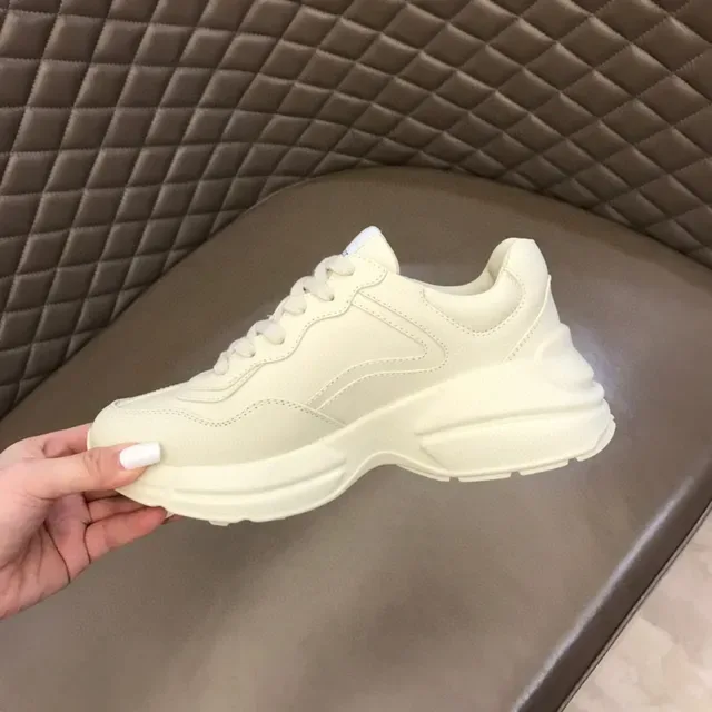 جوتشي أيس أوف وايت كارتون جرافيك كونكي سينيكرز 3